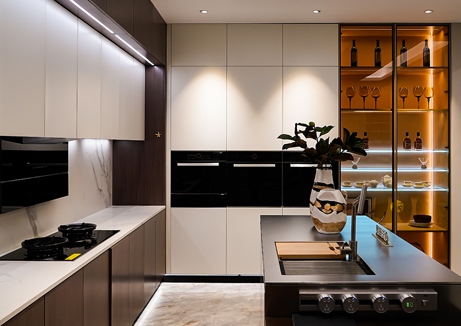 廚房裝修實(shí)景|現(xiàn)代簡(jiǎn)約風(fēng)不銹鋼仿木紋混搭